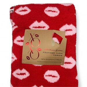 Valentines Kisses Red and Pink Lip Pattern Throw NWT